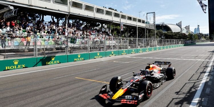 Hecatombe de Ferrari y regreso al triunfo de Verstappen