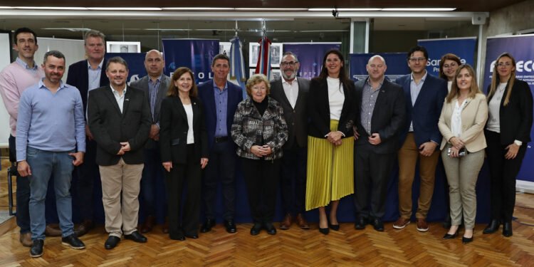 Presentaron la nueva edición de FECOL-EXPODEMA