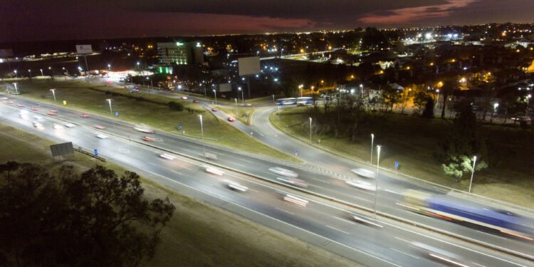 Corredores Viales iluminará con LED las rutas y autopistas nacionales de 9 provincias