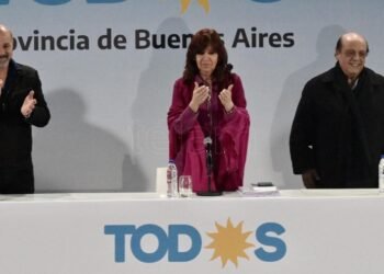Cristina pidió «un gran acuerdo de todas las fuerzas políticas» para recuperar el salario