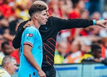 Debut y gol para Julián Álvarez en el Manchester City de Guardiola