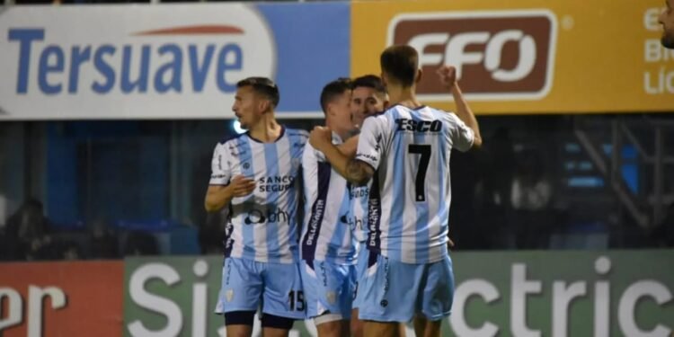 Atlético goleó a Brown de P. Madryn y respira aliviado