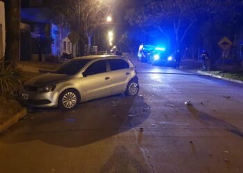 Fuerte choque por aproximación en la avenida Brasil