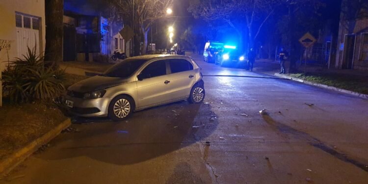 Fuerte choque por aproximación en la avenida Brasil