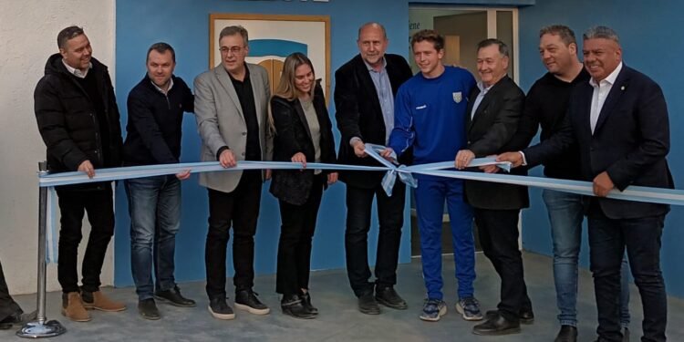 Con la presencia de «Chiqui» Tapia, Atlético inauguró la Residencia Celeste