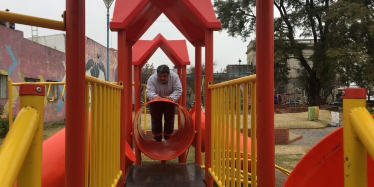 Realizan tareas de mantenimiento en el Parque Islas Malvinas