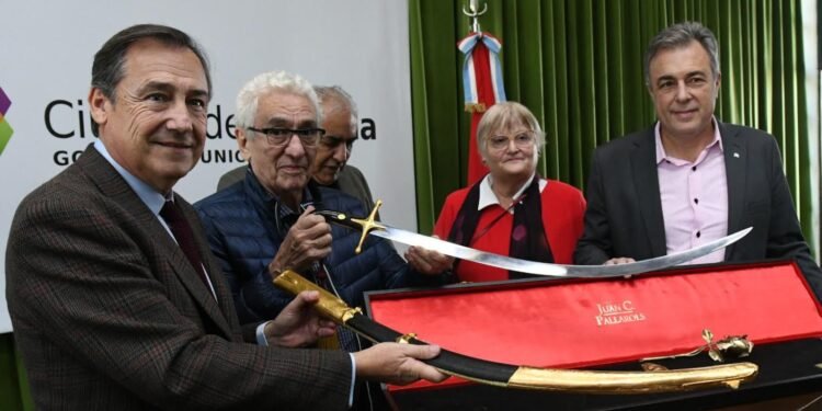 La réplica del Sable Corvo de San Martín ya está en Rafaela