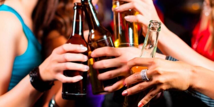 Consejo de los hepatólogos para cuidar el hígado: tres días seguidos sin alcohol