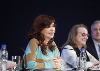 Cristina arremetió contra Guzmán: «La renuncia fue un acto de irresponsabilidad política y de desestabilización»