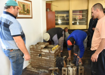 Nueva formación en construcción de estufas SARA