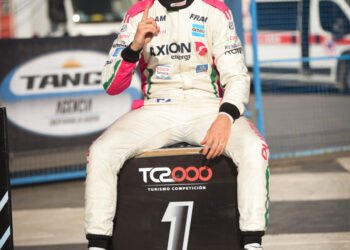 Leonel Pernía se impuso en una entretenida carrera Sprint del TC 2000 en Rafaela