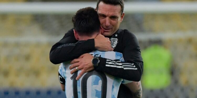 AFA va por la renovación de Scaloni mientras negocia un amistoso pre mundial