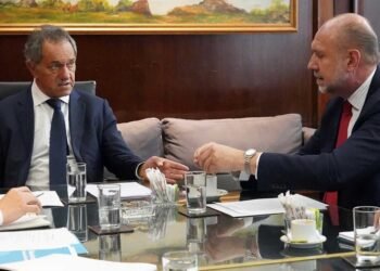 Scioli anunció un financiamiento por $2.500 millones para las pymes santafecinas