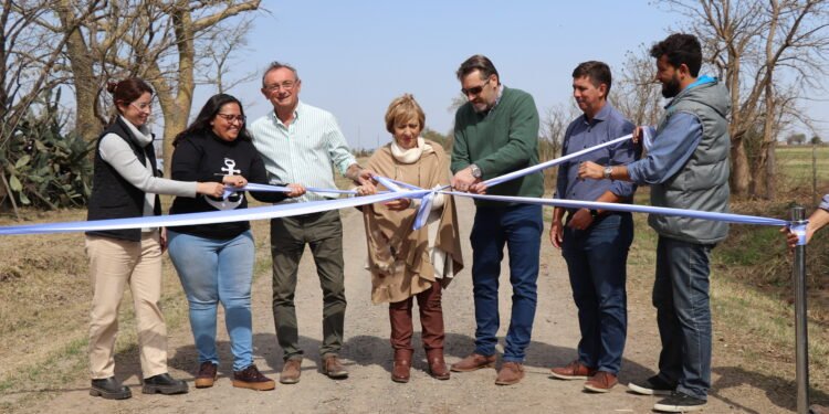 Importantes mejoras en caminos rurales de Emilia y Providencia