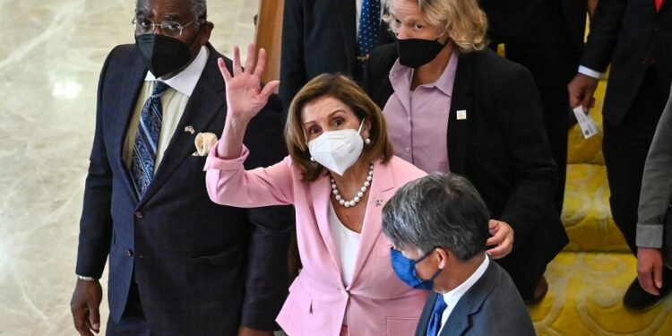 Pelosi llegó a Taiwán en una visita que eleva la tensión entre EEUU y China