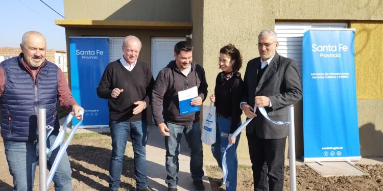 Entregaron viviendas en varias localidades del departamento