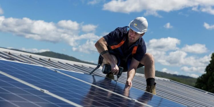 Empleo Verde: formación en instalación de paneles solares