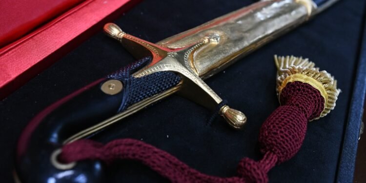 Calco del Sable Corvo del General San Martín en el Museo Histórico Municipal