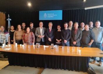 Mirabella y Calvo se reunieron con presidentes comunales y funcionarios de Turismo