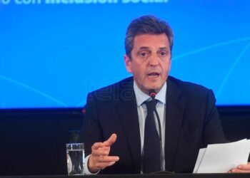 El martes se anunciará el nuevo esquema tarifario por regiones para agua, luz y gas