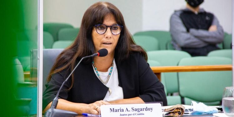 Sagardoy presentó un proyecto sobre educación financiera