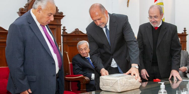 Perotti presidió el acto licitatorio para los nuevos Tribunales de Casilda