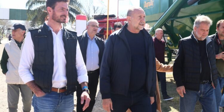 Perotti recorrió el predio de la FINACO en San Vicente