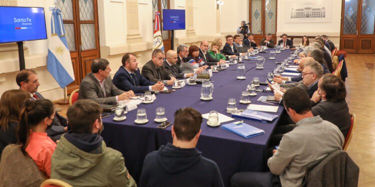 Perotti encabezó un encuentro de la Junta Provincial de Seguridad