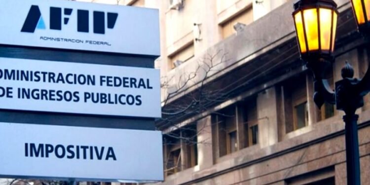 La AFIP redujo el tope permitido para las compras en el exterior a través de couriers