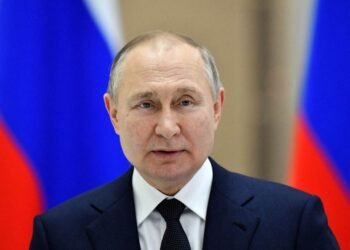 Putin pidió calma en Kirguistán y Tayikistán tras más de 116 muertos por combates