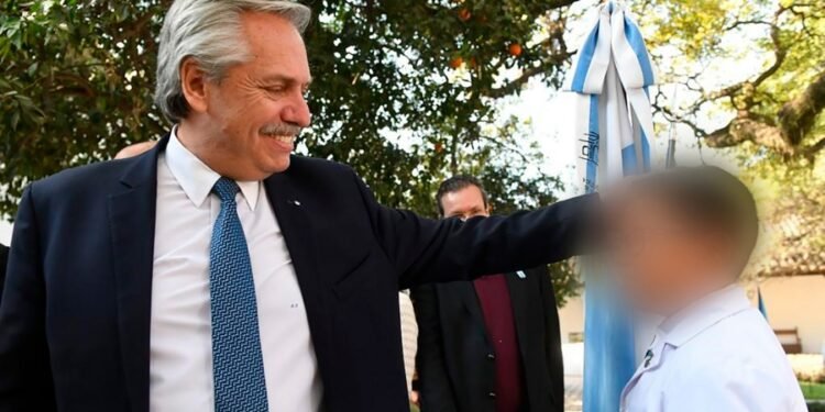 Alberto Fernández y sus ministros destacaron el compromiso de maestros y maestras