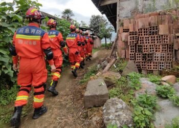Sube a 46 la cantidad de muertos por un sismo en el suroeste de China