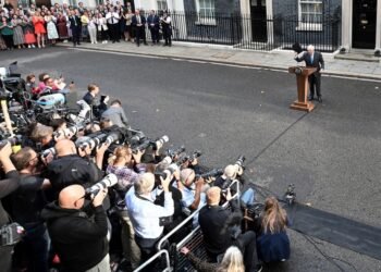 Boris Johnson: «Esto es todo, amigos»