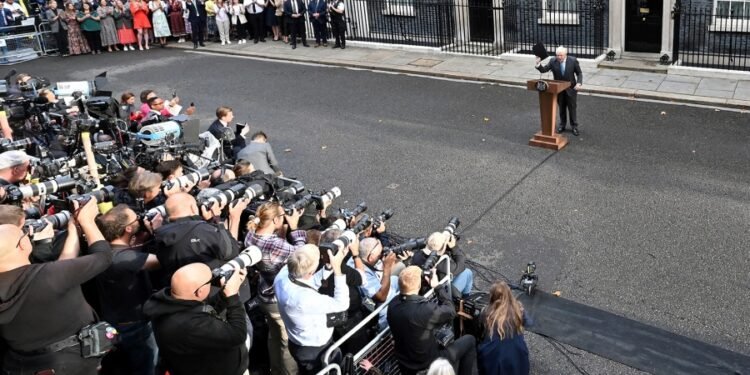 Boris Johnson: «Esto es todo, amigos»
