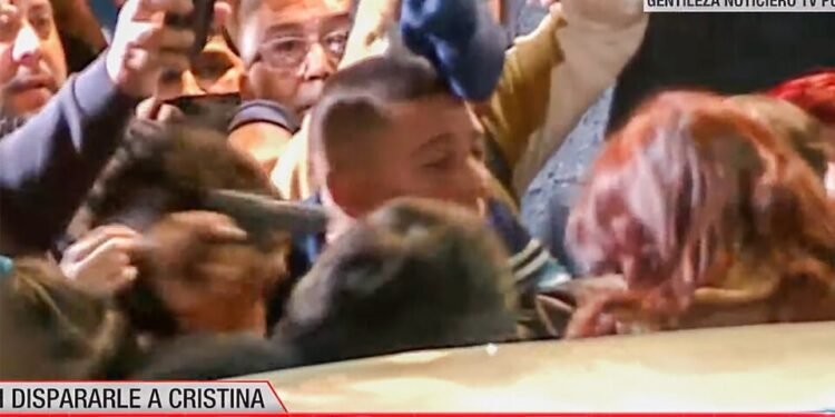 Conmoción: intentaron asesinar a la vicepresidenta Cristina Fernández