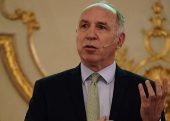 «El problema ambiental es gravísimo, acá nadie se salva solo»