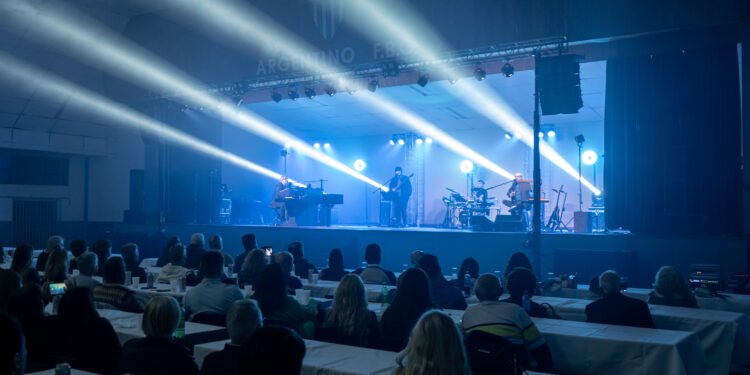 Argentino de Humberto Primo festejó su centenario con la actuación de Baglietto – Vitale