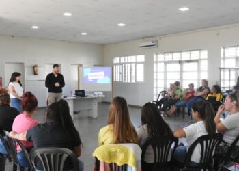 Nuevo taller de currículum vitae en el CIC de barrio Zazpe