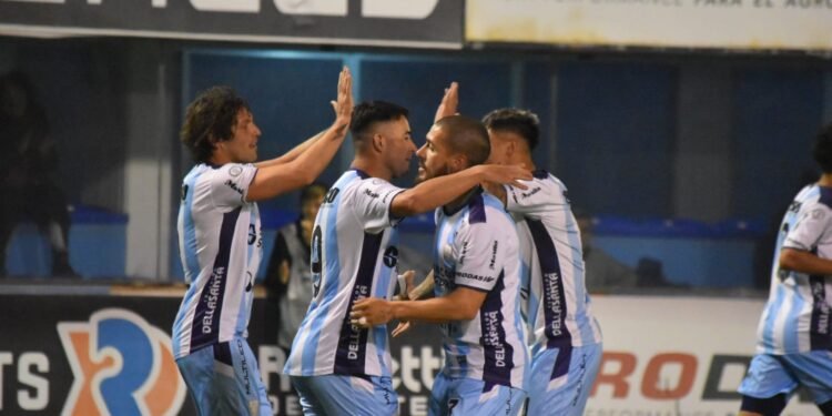 Atlético ganó otro partido fundamental para escapar al descenso