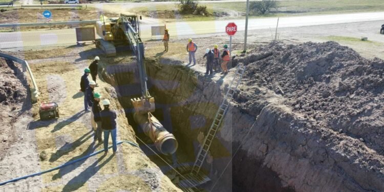 Histórico: este lunes colocaron el último caño del acueducto Desvío Arijón-Rafaela