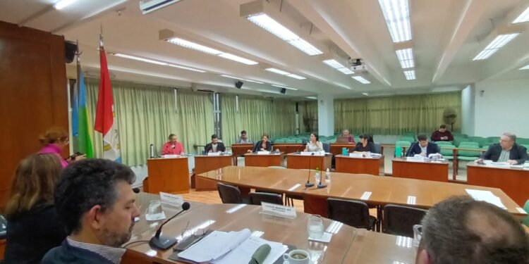 El Concejo reclama por el estado de la estación del ferrocarril