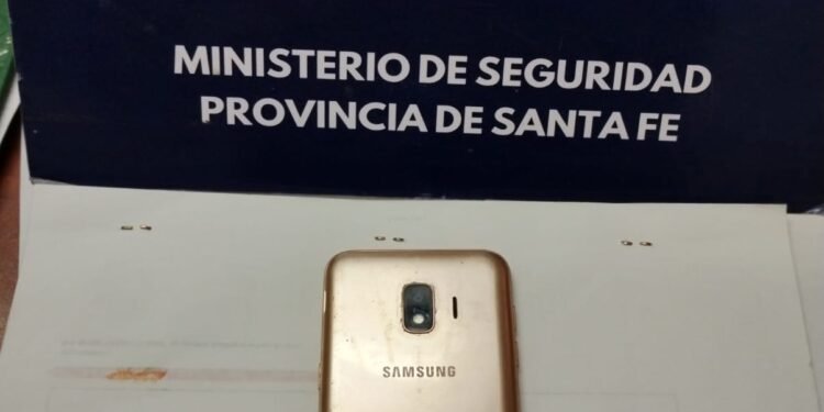 Recuperaron un celular que había sido robado en una escuela