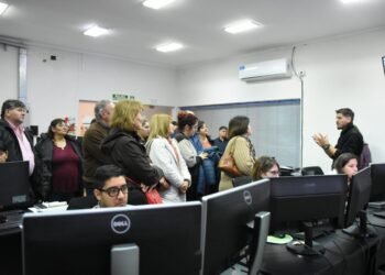 Vecinos de barrio Independencia se capacitaron en Ojos en Alerta