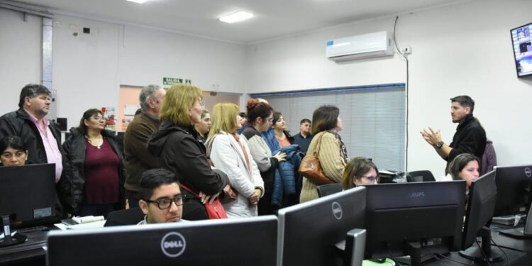 Vecinos de barrio Independencia se capacitaron en Ojos en Alerta