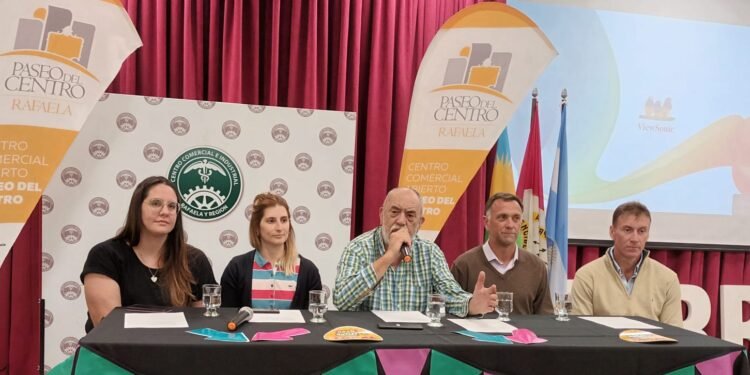 Setenta comercios de Paseo del Centro se suman a un nuevo Outlet