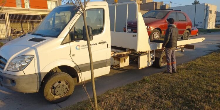El Municipio secuestró un vehículo en estado de abandono