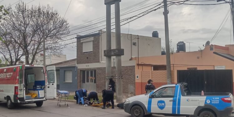 Una motociclista resultó lesionada en barrio 9 de Julio