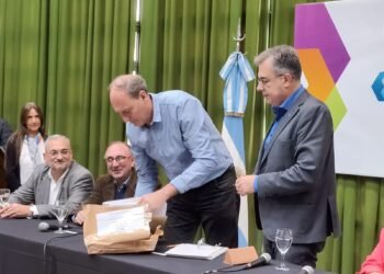 La licitación para pavimentar el Camino 6 quedó al borde del fracaso