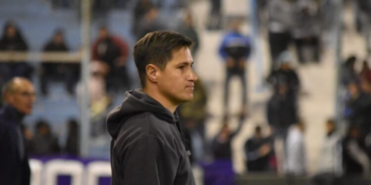 Ezequiel Medrán continuará siendo el entrenador de Atlético