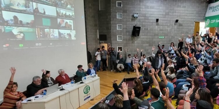 UPCN y ATE aceptaron la propuesta salarial del gobierno y el viernes será el turno de los docentes